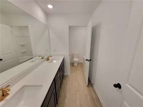 Bath - 389 Silverleaf Trl, Bethlehem, GA 30620 photo 7 of 11