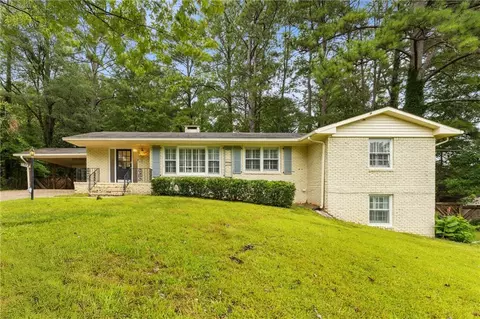 508 Greenridge Cir, Stone Mountain, GA 30083