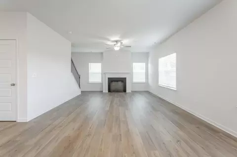 Living - 52 Willow Cir, Rock Spring, GA 30739 photo 5 of 10