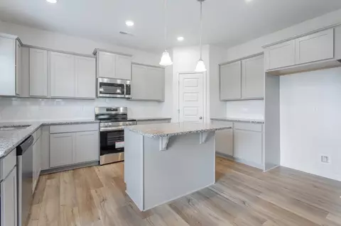 Kitchen - 52 Willow Cir, Rock Spring, GA 30739 photo 2 of 10