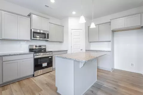 Kitchen - 52 Willow Cir, Rock Spring, GA 30739 photo 3 of 10