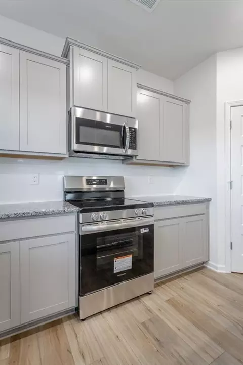 Kitchen - 52 Willow Cir, Rock Spring, GA 30739 photo 9 of 10