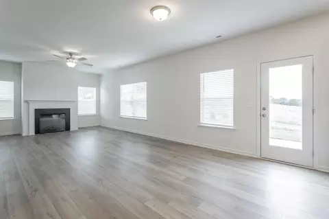 Living - 52 Willow Cir, Rock Spring, GA 30739 photo 1 of 10