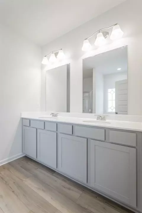 Bath - 52 Willow Cir, Rock Spring, GA 30739 photo 2 of 9