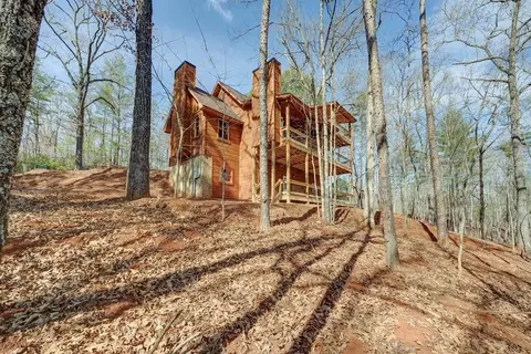 58 Wolf Creek Dr, Mineral Bluff, GA 30559