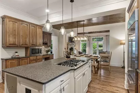Kitchen - 335 Marshalls Cv, Milton, GA 30004 photo 6 of 8