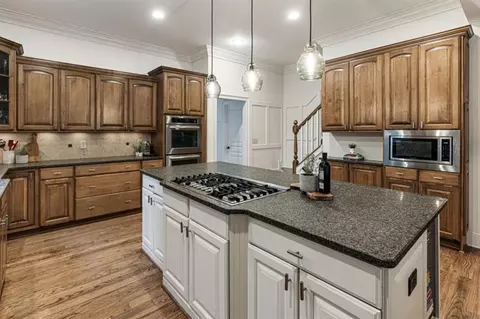 Kitchen - 335 Marshalls Cv, Milton, GA 30004 photo 7 of 8