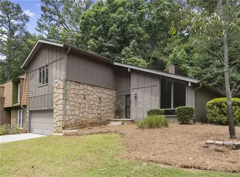 225 Lakeview Rdg W, Roswell, GA 30076