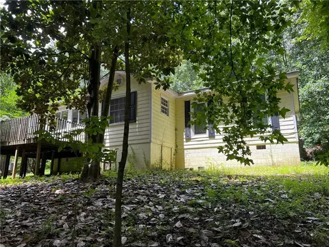 7362 Cross Creek Dr SE, Acworth, GA 30102