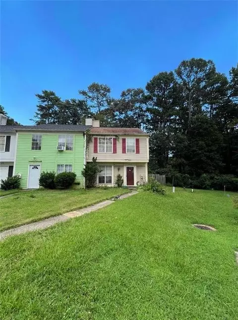5651 Wells Cir, Stone Mountain, GA 30087