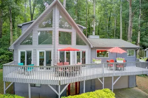 8531 Lake Dr, Snellville, GA 30039