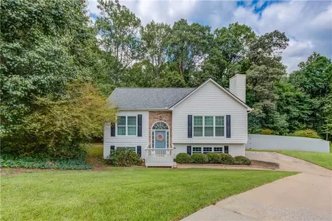 1925 Hampton Creek Ln, Hoschton, GA 30548
