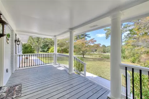 2944 Berry Rd, Loganville, GA 30052