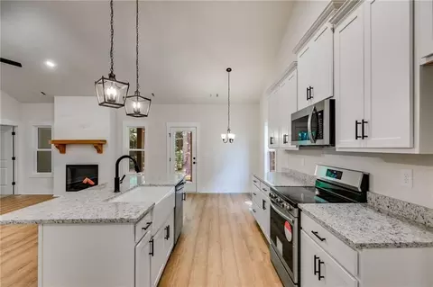 Kitchen - 48 Paschal St, Temple, GA 30179 photo 2 of 2
