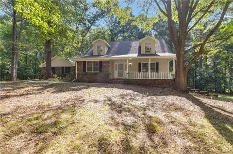 190 Brierwood Dr, Fayetteville, GA 30215