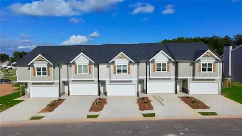 6330 Pine Ridge Pt, Lula, GA 30554