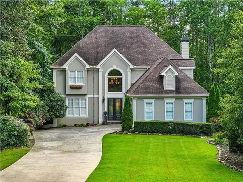 489 Emerald Lake Ln, Sugar Hill, GA 30518