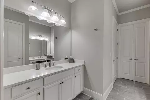 Bath - 5890 Overlook Rdg, Suwanee, GA 30024 photo 2 of 6