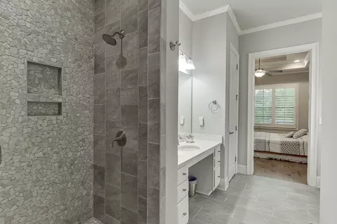 Bath - 5890 Overlook Rdg, Suwanee, GA 30024 photo 4 of 6