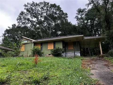 2332 Pinewood Dr, Decatur, GA 30032