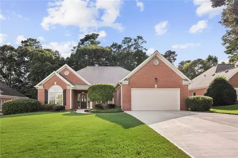 945 Lewis Ridge Cir, Lawrenceville, GA 30045