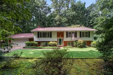281 Dogwood Trl, Commerce, GA 30529