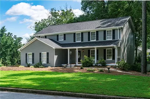 1043 Wash Lee Dr SW, Lilburn, GA 30047