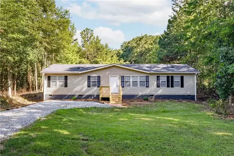 181 Cherry Cir, Hartwell, GA 30643