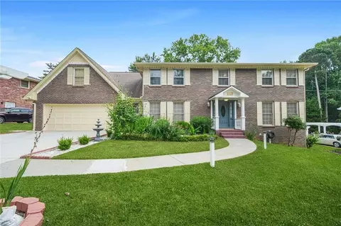 5152 Clearwater Dr, Stone Mountain, GA 30087