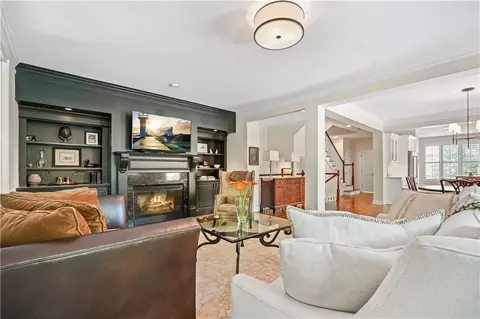 4201 Village Green Dr, Roswell, GA 30075