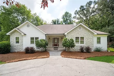 620 Driftwood Dr, Woodstock, GA 30189