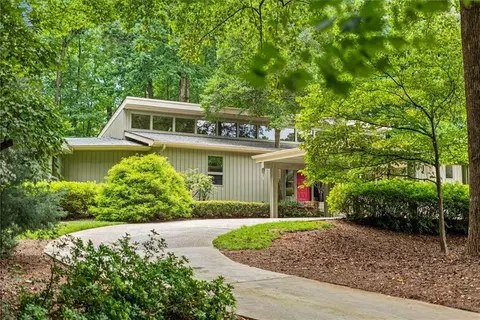 1959 Trotters Ln, Smoke Rise, GA 30087