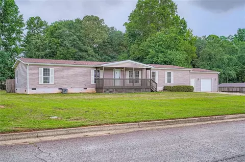 414 Graystone Dr, Winder, GA 30680