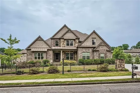 631 Mabry Rd, Sandy Springs, GA 30328