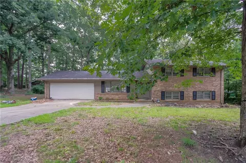 3961 Summit Dr, Douglasville, GA 30135