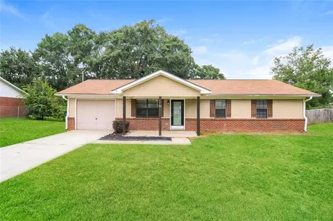 65 Grove Creek Dr, Locust Grove, GA 30248