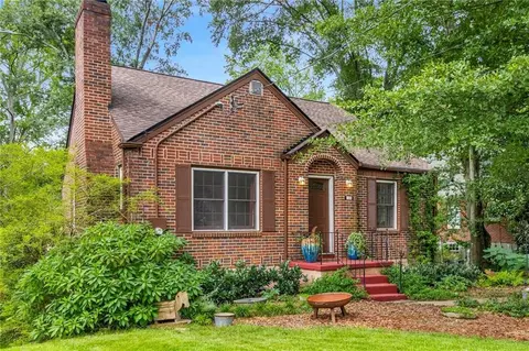 135 Shadowmoor Dr, Decatur, GA 30030