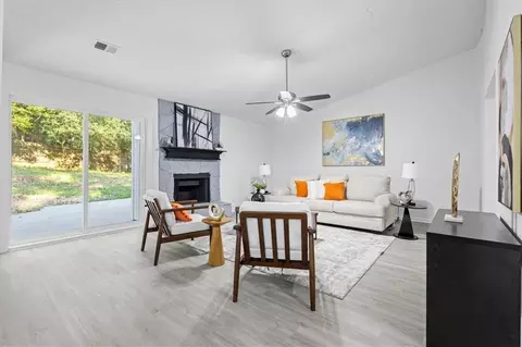 5852 Fox Run, Rex, GA 30273 photo 10