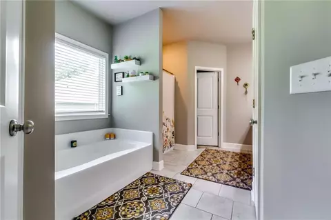 Entry Way - 1412 Chapman Cir, Monroe, GA 30656 photo 4 of 6