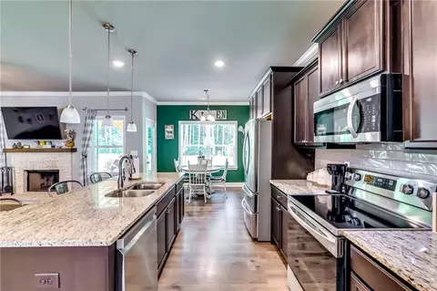 Kitchen - 1412 Chapman Cir, Monroe, GA 30656 photo 2 of 2