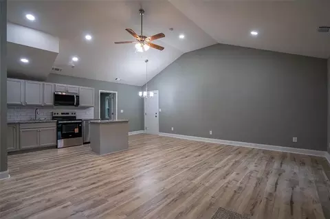 125 Sandy Spring Dr, Athens, GA 30601