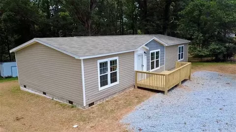 8671 Pea Ridge Rd, Cornelia, GA 30531 photo 2