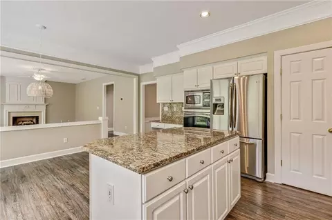 Kitchen - 200 Henley Pl, Duluth, GA 30097 photo 4 of 6