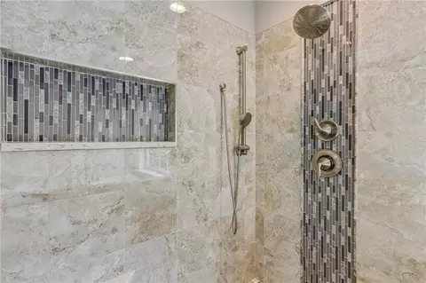 Bath - 200 Henley Pl, Duluth, GA 30097 photo 4 of 5