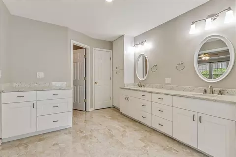 Bath - 200 Henley Pl, Duluth, GA 30097 photo 2 of 5