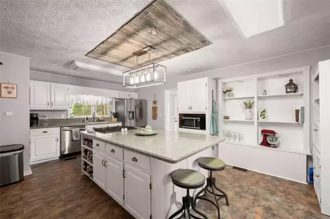 Kitchen - 2110 Prather Bridge Dr, Toccoa, GA 30577 photo 4 of 10