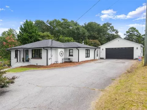 2110 Prather Bridge Dr, Toccoa, GA 30577