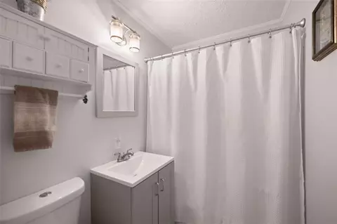 Bath - 2110 Prather Bridge Dr, Toccoa, GA 30577 photo 1 of 3
