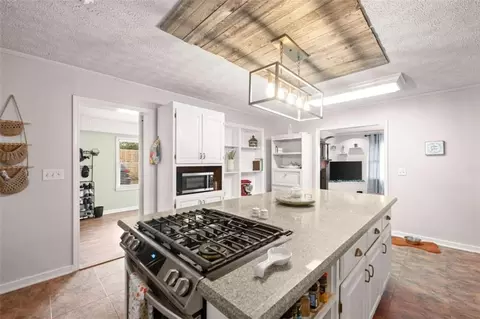 Kitchen - 2110 Prather Bridge Dr, Toccoa, GA 30577 photo 6 of 10