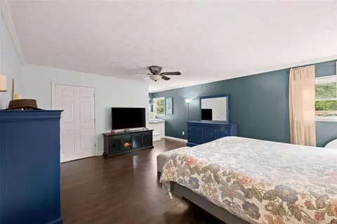 Bedroom - 2110 Prather Bridge Dr, Toccoa, GA 30577 photo 3 of 8